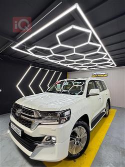 تۆیۆتا لاند کروزەر